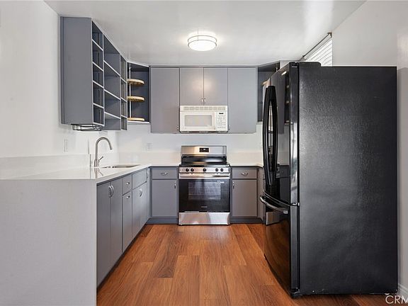 5th image of 465 S Hudson Ave APT 6