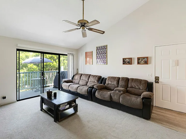 20561 S Vermont Ave #4 — Photo 7