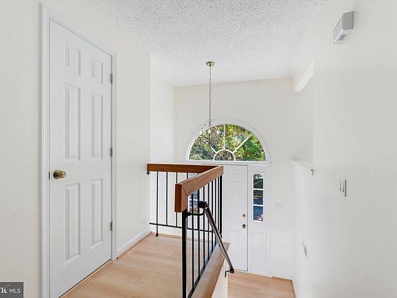 3rd image of 5849 Wye Oak Commons Ct