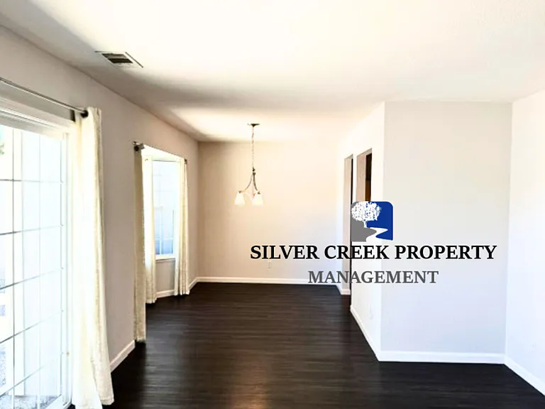 325 Northwood Cmns — Photo 21