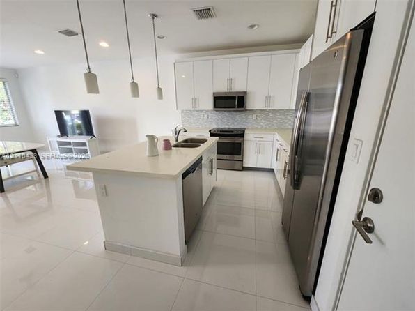 2630 NE 213th St #Townhouse 100