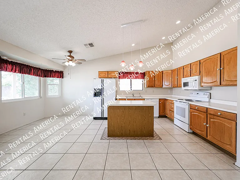 2720 Leisure World — Photo 14
