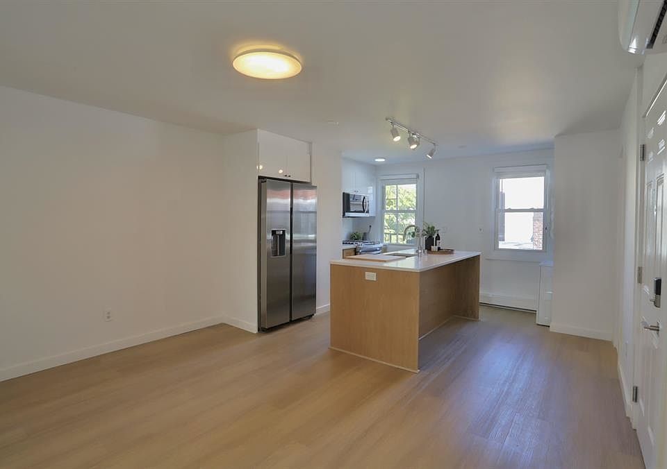 1st image of 432 2nd St APT 2
