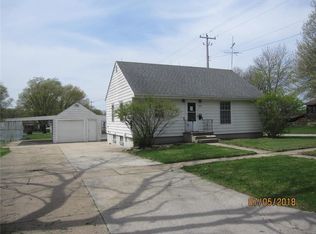 2121 4th St, Perry, IA 50220