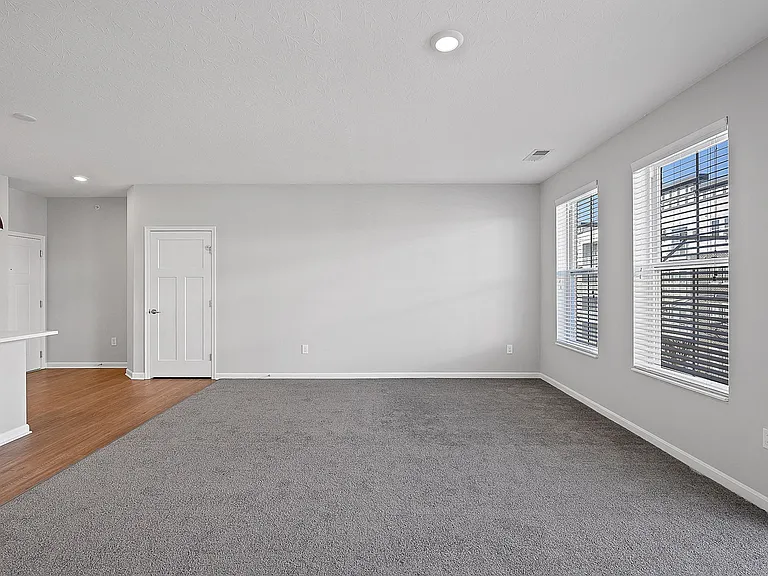 Monmouth Row Apartments — Photo 125