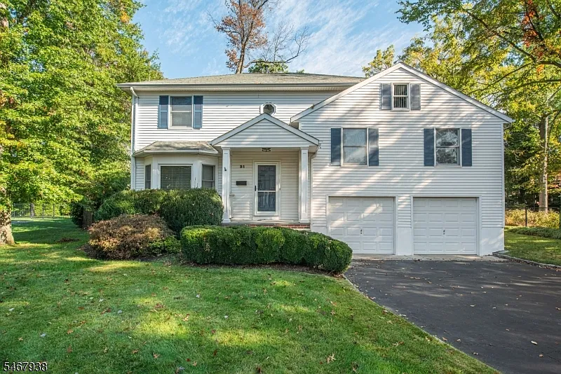 4 bed, 2.0 bath, $5,500 — Photo 1