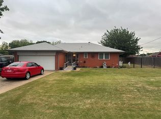 909 NW 32nd St, Moore, OK 73160