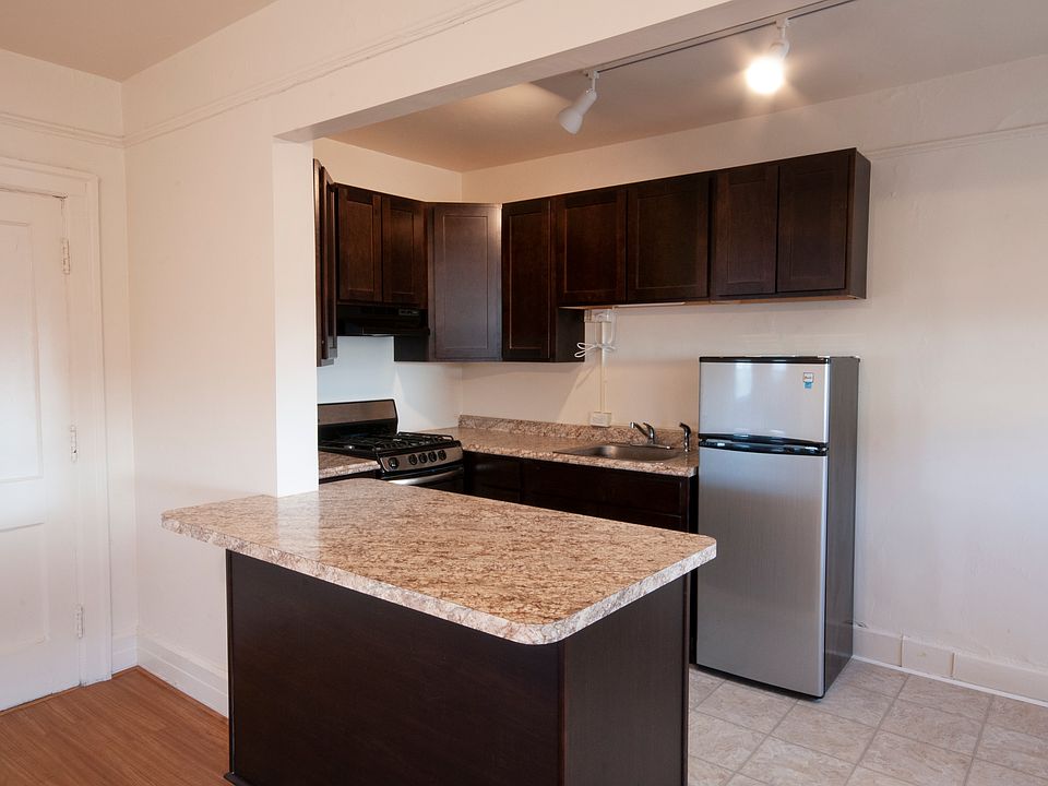 2nd image of 296 E Palmer St #25