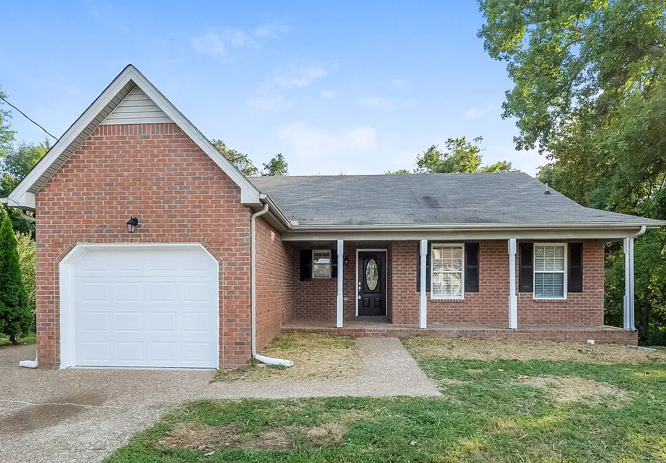 1404 Clapham Ct
