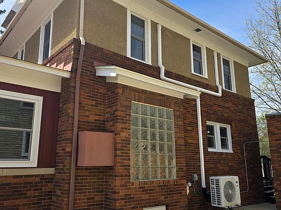 3rd image of 116 E School St