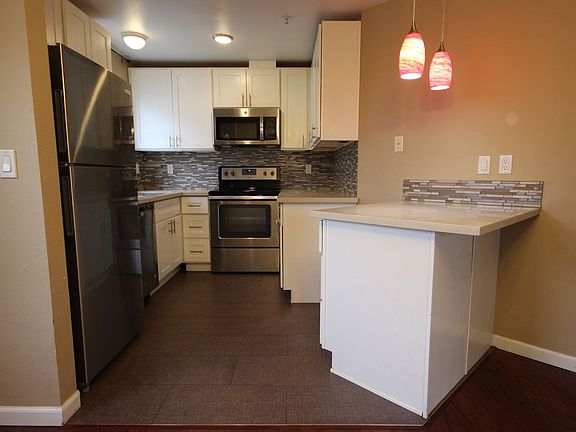 4th image of 24018 26th Pl S APT C301