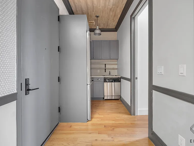 133 23rd St #3B — Photo 2