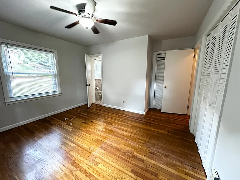 538 N Superior Ave — Photo 30