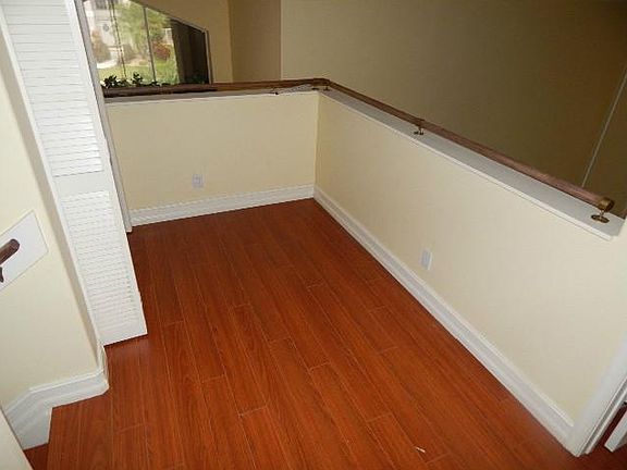 3rd image of 920 NW 201st Ave