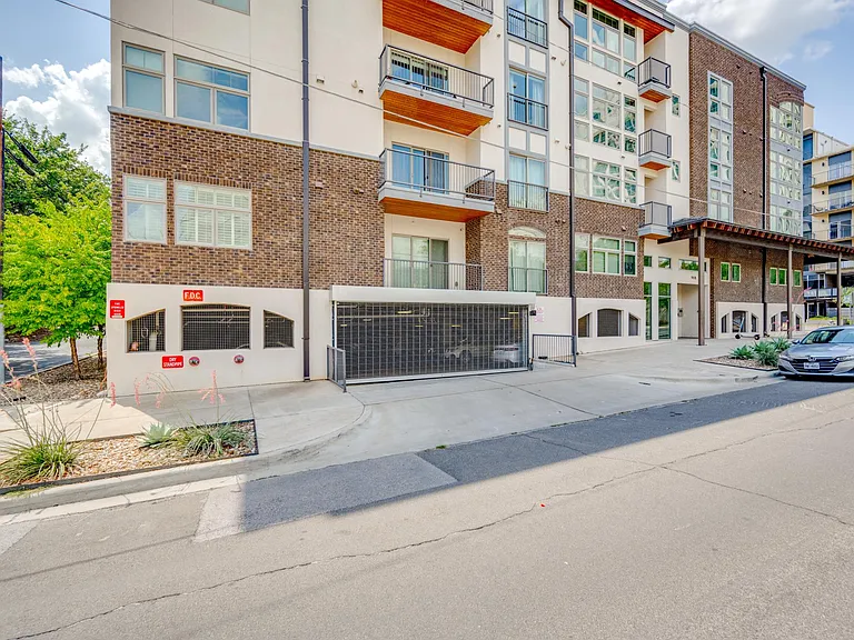 908 Nueces St #12 — Photo 44