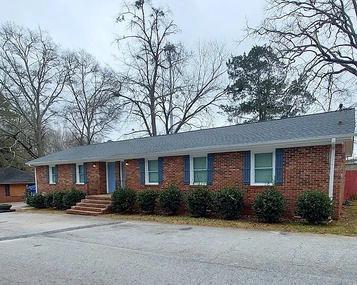 3 bed, 1050 sqft, $1,400 — Photo 1