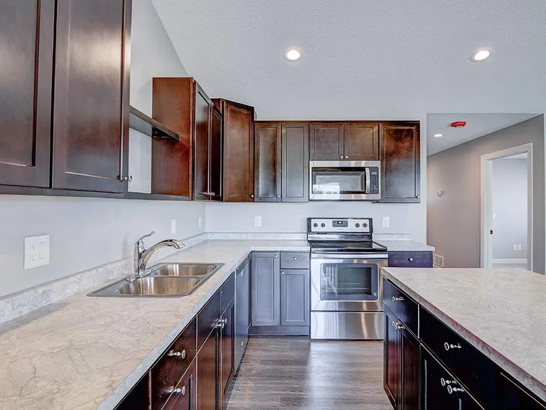 1355 Blue Jay Pl — Photo 10