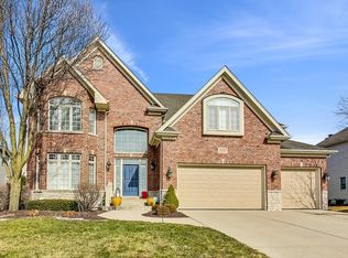 3511 Grassmere Rd, Naperville, IL 60564