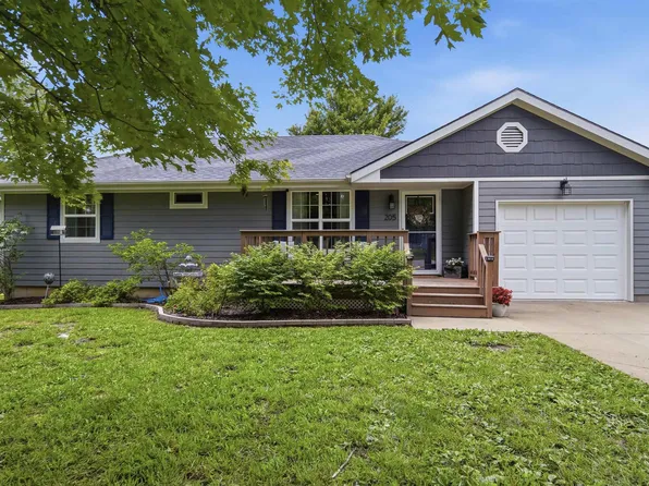 205 Surrey Ln, Overbrook, KS 66524