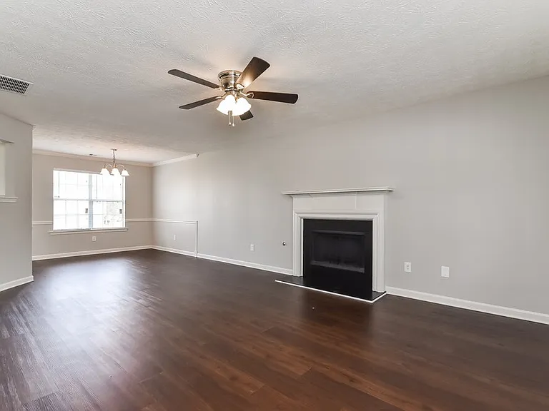 5160 Towne Park Dr — Photo 6