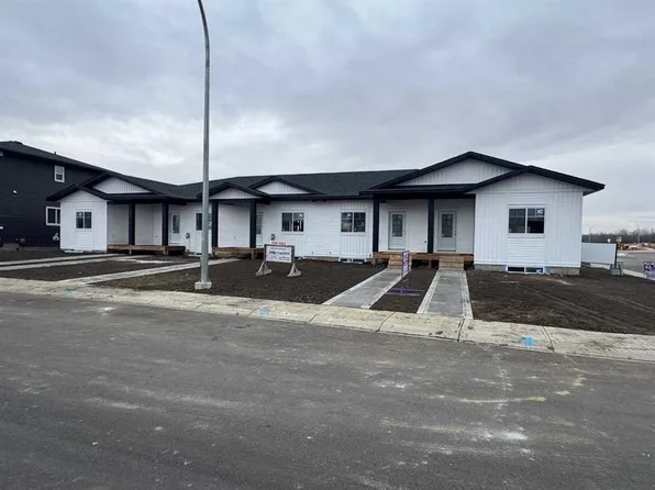 7 N Gray Close, Sylvan Lake, AB T4S 0W4