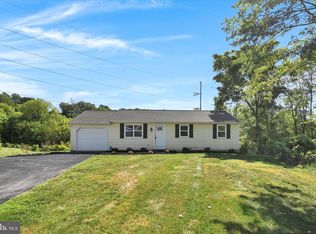 132 Stonehouse Ln, Columbia, PA 17512