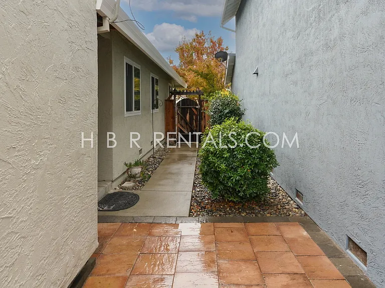 2859 El Capitan Dr — Photo 28