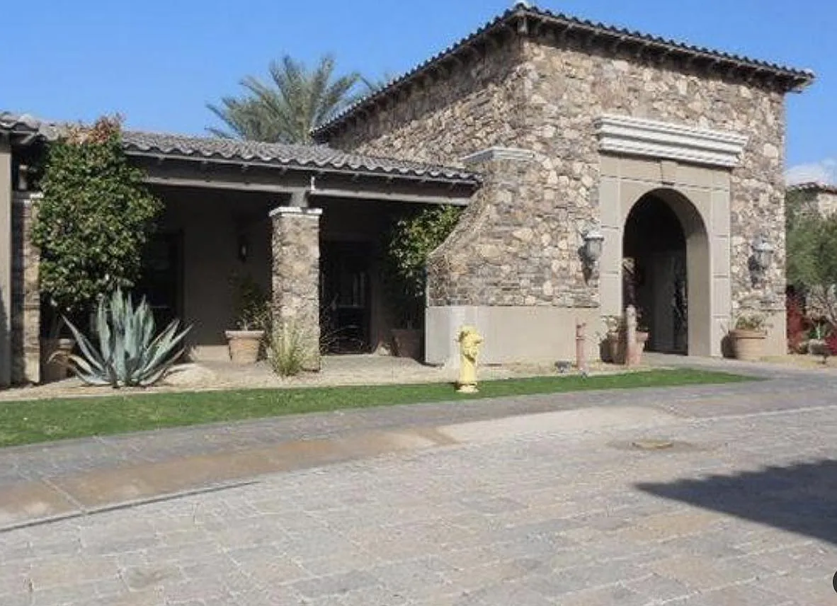 3 bed, 3.0 bath, 2278 sqft, $2,650 — Photo 3