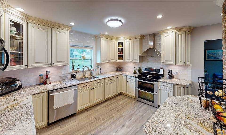 1st image of 50 Prince Ln