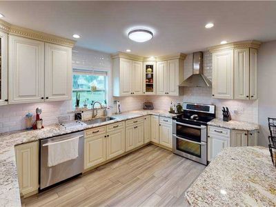 50 Prince Ln, Westbury, NY, 11590