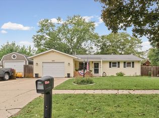 2201 Clover Ln, Champaign, IL 61821