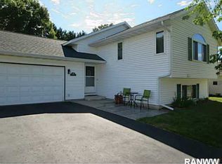 2444 Kenora Pkwy, Eau Claire, WI 54703
