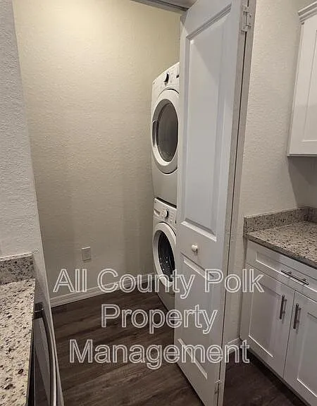 915 Ariana Apartment Community — Photo 12