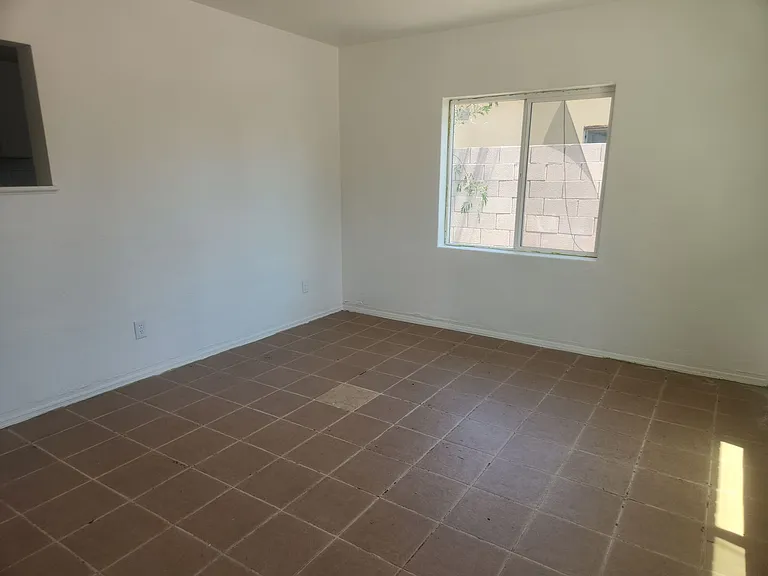 1514 E Roosevelt St — Photo 5