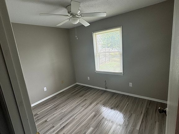 5th image of 154 S Main Cross St #4