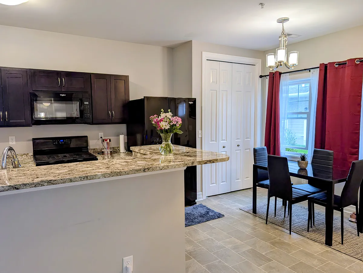 Dining area - 293 Northill Dr