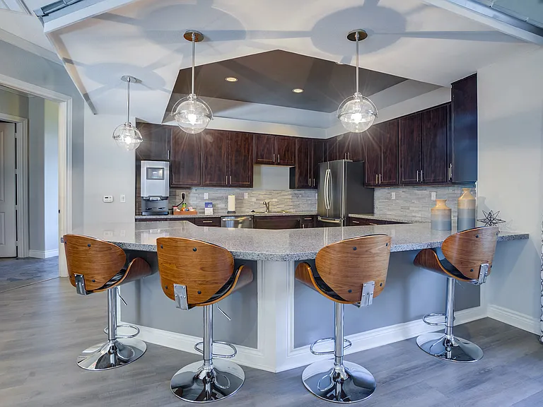 Residence at Midland — Photo 7