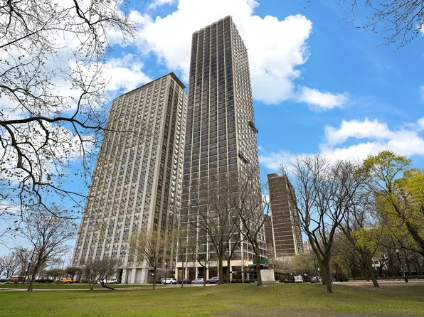1555 N Astor St APT 14SE, Chicago, IL 60610