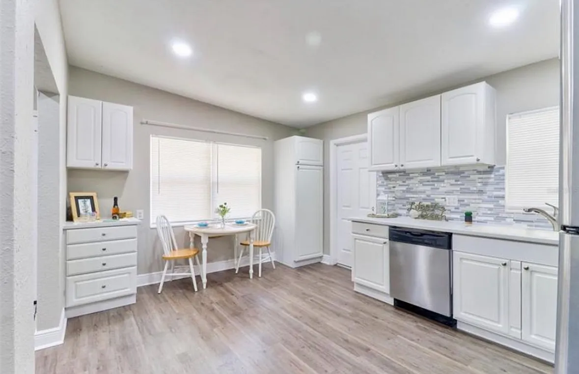 2 bed, 816 sqft, $1,800 — Photo 4