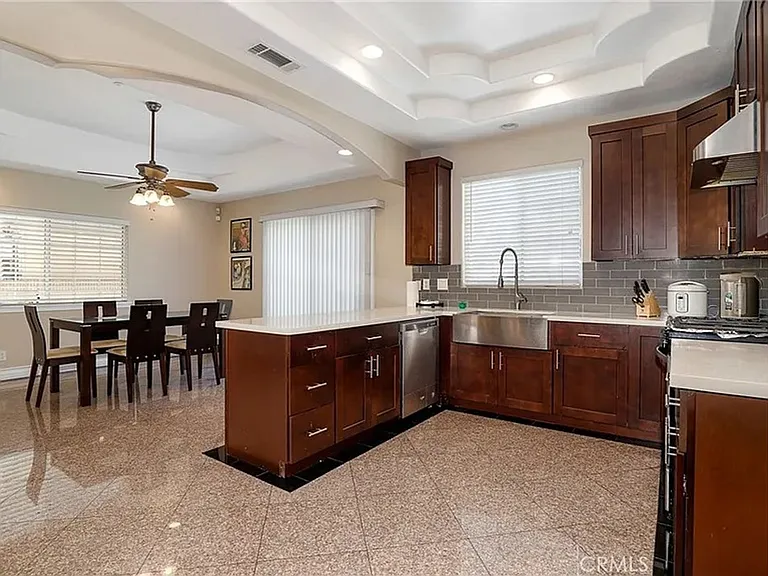 227 Florence Ave — Photo 7