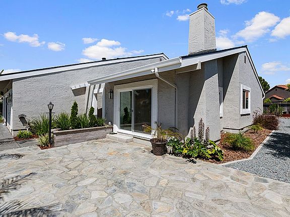 5th image of 265 Hazelton Ct