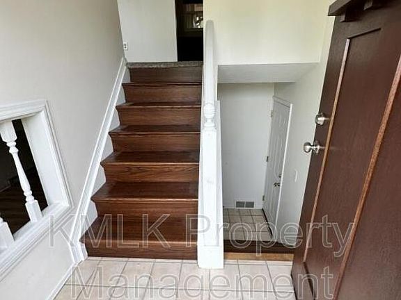 5th image of 120 Montview Dr