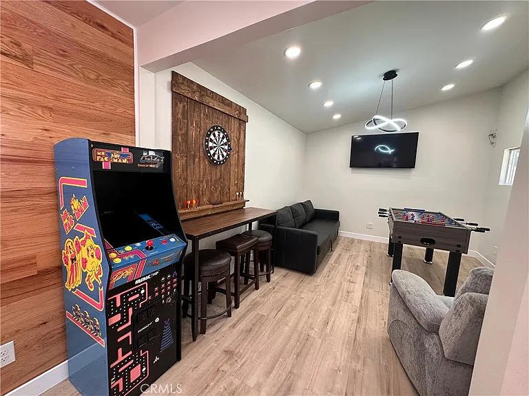 787 Georgia St — Photo 31