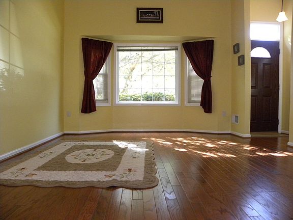 5th image of 9818 Oakdale Woods Ct