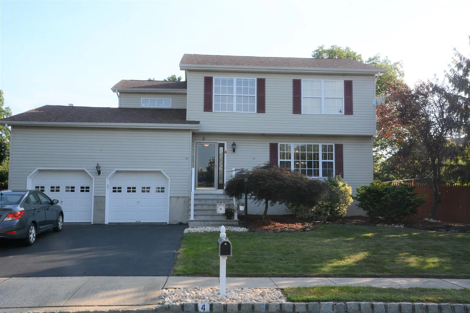 4 Lusia Ct photo 1