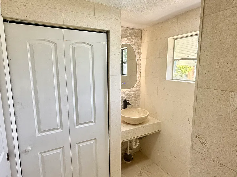 804 W Saint Petersburg Dr #804 — Photo 38