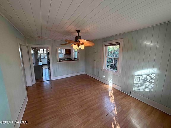 3rd image of 416 Raleigh Avenue