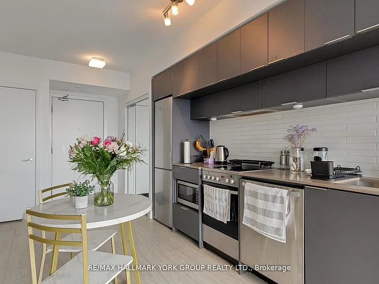 181 Dundas St E #5206 — Photo 9