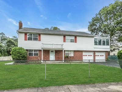 11 Sentinel Place, Massapequa, NY, 11758