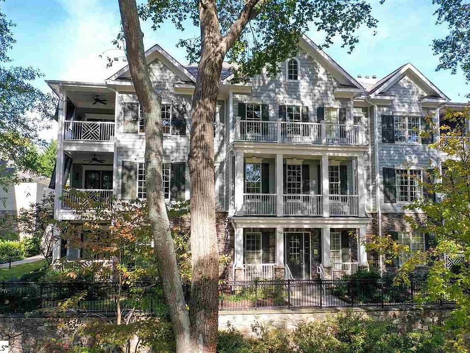 1st image of 168 Ridgeland Dr Unit 300
